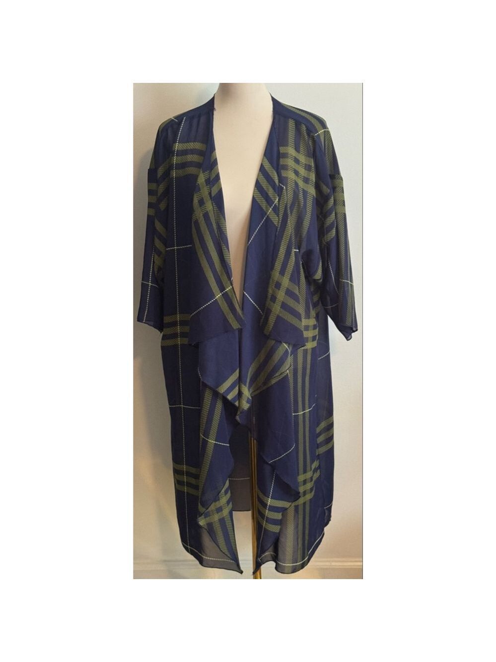 Women's LuLaRoe Navy Olive Plaid Shrug & Poncho L